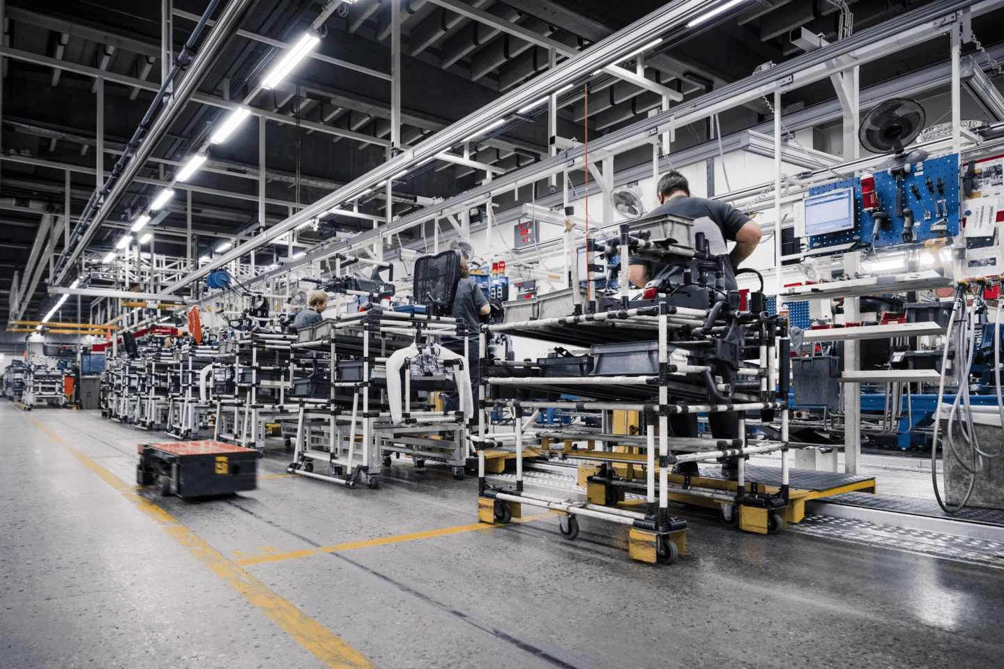 Línea de montaje de Toyota, un gran ejemplo de producción continua en masa y de las características de la producción industrial de este tipo